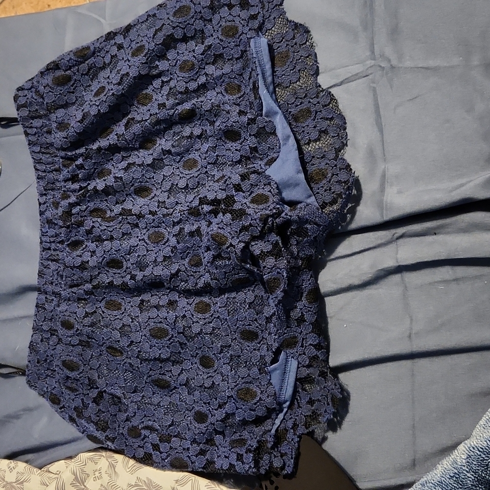 Dark blue "Mine" floral laced shorts